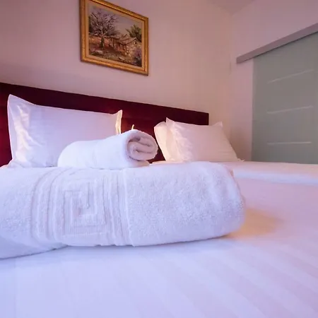 Center Luxury 3 4* 스플리트