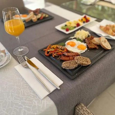 Center Luxury 3 Split